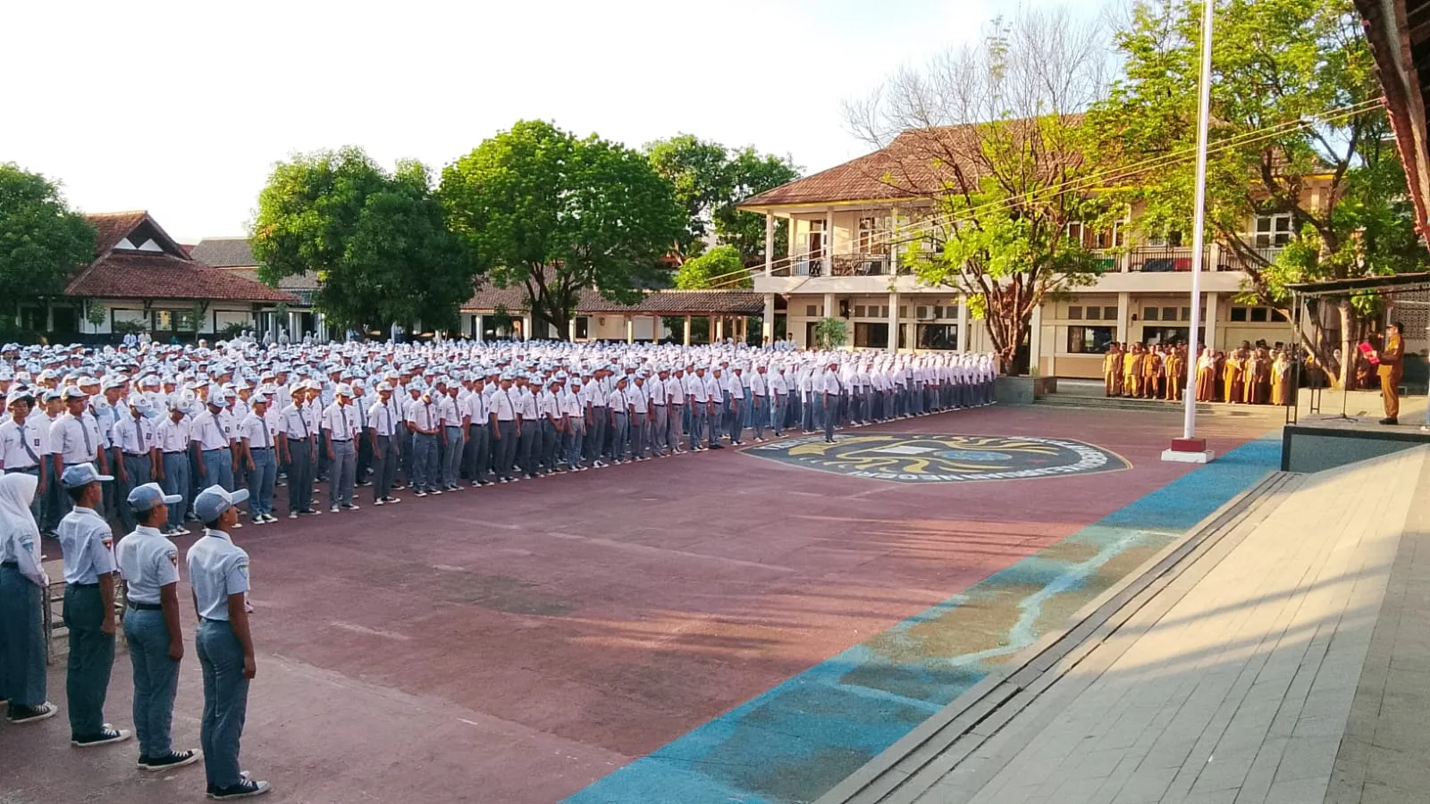 Upacara Bendera Awali Pembelajaran di Tahun Ajaran 2026/2027